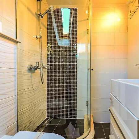 Amazing In With Wifi And 3 Bedrooms Korčula